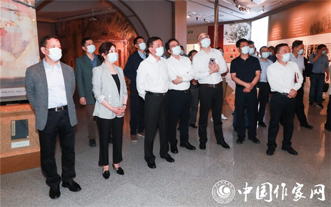 紀(jì)念《在延安文藝座談會上的講話》發(fā)表80周年特展開幕