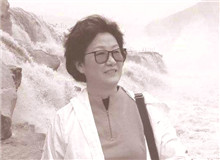 【凌　力】	吳秉杰丨《凌力：尋找歷史與現(xiàn)實有價值聯(lián)系的一面》；	劉詩宇丨《<少年天子>：皇權(quán)下的“精神病象”》。