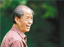 【陳忠實】	李國平丨《陳忠實：將自己滾燙的手指按在時代的脈搏上》；	邢小利丨《現(xiàn)實主義：從柳青到陳忠實》。