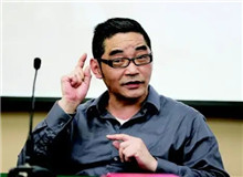 【蘇　童】	張光芒丨《<黃雀記>：作為性格悲劇的美學(xué)建構(gòu)》；	陳若谷丨《河水與招魂：從<河岸>到<黃雀記>》。