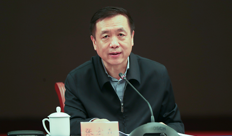中國作協(xié)黨組書記、副主席張宏森主持座談會