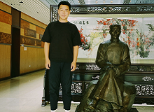鮑磊：林白的作品溫暖了我二十年的歲月　　第一次讀林白的作品是在2002年11月，我在山西五臺山進行一個月的寫生的時候……[詳細]