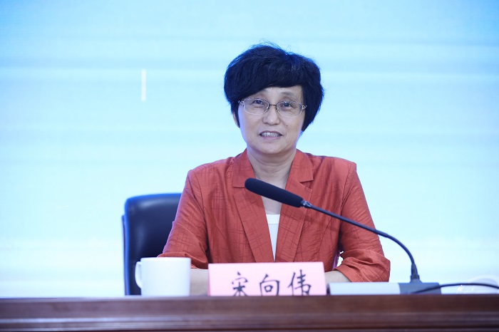 中國作家出版集團管委會副主任、全國文學(xué)報刊聯(lián)盟秘書長宋向偉