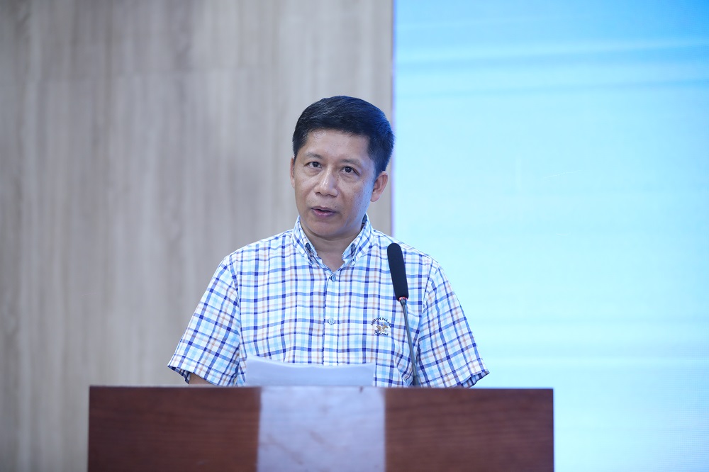 《溫州文學(xué)》主編曹凌云作為增補理事單位代表發(fā)言