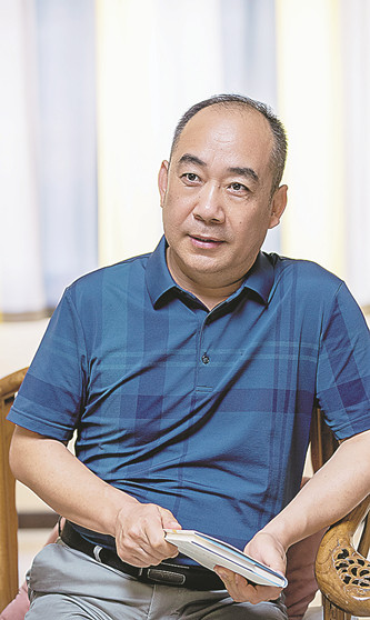 桫欏（《詩(shī)選刊》主編、中國(guó)作協(xié)網(wǎng)絡(luò)文學(xué)委員會(huì)委員）