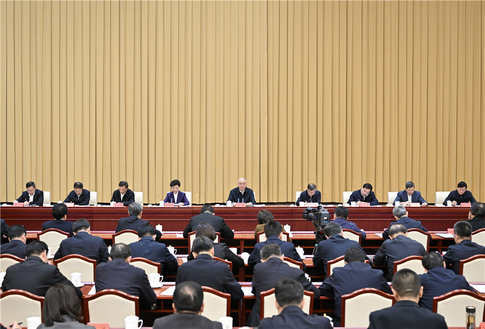 11月6日，學(xué)習(xí)貫徹習(xí)近平文化思想座談會(huì)在北京召開，中共中央政治局常委、中央書記處書記蔡奇出席并講話。新華社記者 岳月偉 攝