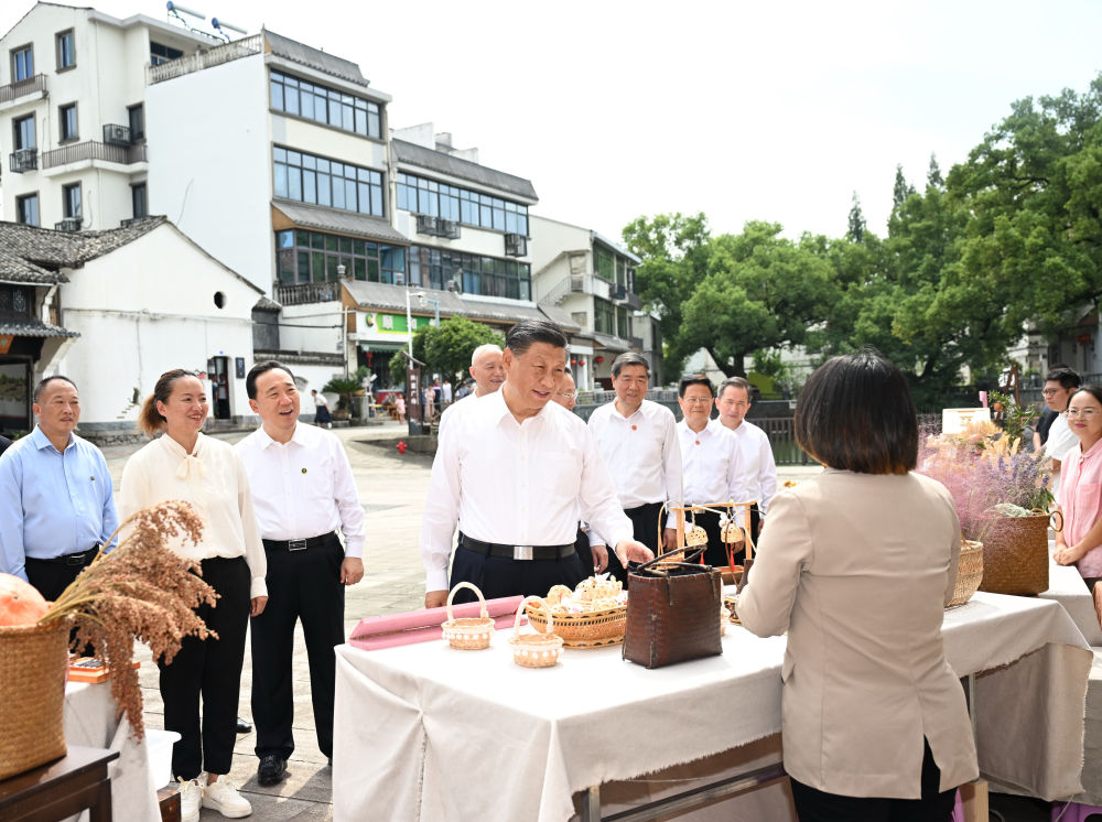 2023年9月20日上午，習近平在浙江省金華市義烏市后宅街道李祖村考察。新華社記者 謝環(huán)馳 攝