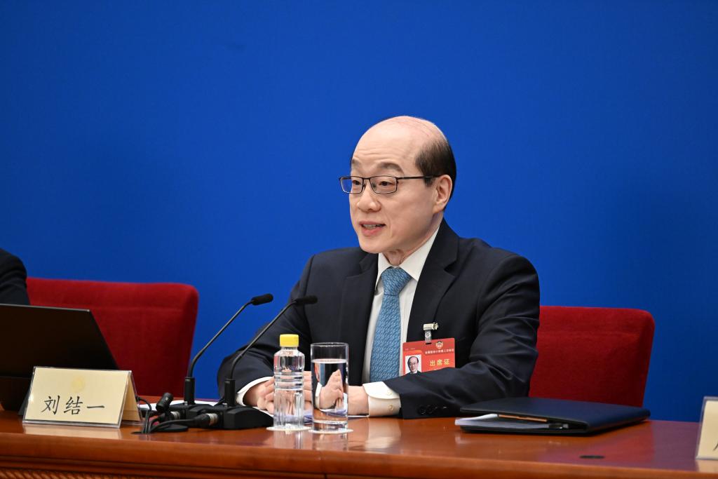 3月3日，全國(guó)政協(xié)十四屆二次會(huì)議新聞發(fā)布會(huì)在北京人民大會(huì)堂舉行。大會(huì)新聞發(fā)言人劉結(jié)一向中外媒體介紹本次大會(huì)有關(guān)情況并回答記者提問(wèn)。?新華社記者 金立旺 攝