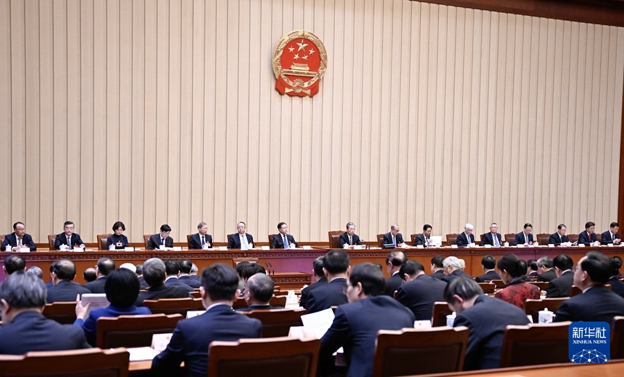 3月10日，十四屆全國(guó)人大二次會(huì)議主席團(tuán)在北京人民大會(huì)堂舉行第三次會(huì)議。主席團(tuán)常務(wù)主席趙樂際主持會(huì)議。新華社記者 謝環(huán)馳 攝