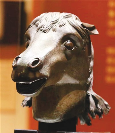 　圓明園博物館展出的清代馬首銅像。 　　圓明園管理處供圖