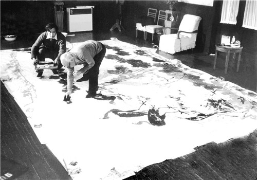 父親李苦禪83歲那年還在為國(guó)家義務(wù)作巨幅畫(huà)《盛夏圖》，我在父親身邊幫忙，天天聽(tīng)他講課