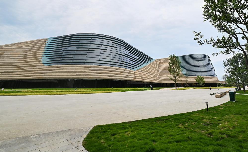 這是2023年7月26日拍攝的三星堆博物館新館外景。新華社記者 王曦 攝
