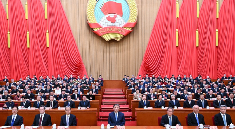 3月4日下午，中國(guó)人民政治協(xié)商會(huì)議第十四屆全國(guó)委員會(huì)第三次會(huì)議在北京人民大會(huì)堂開幕