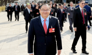 全國(guó)政協(xié)文化文史和學(xué)習(xí)委員會(huì)副主任、澳門文化界聯(lián)合總會(huì)會(huì)長(zhǎng)吳志良